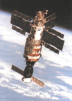 Орбитальная станция Салют на орбите